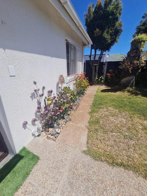 2 Bedroom Property for Sale in Parklands Western Cape